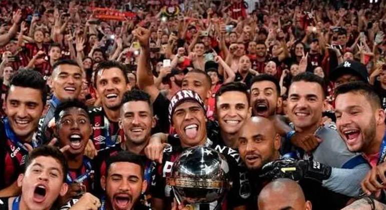 2018 - Athletico-PR x Junior Barranquilla-COL - Campeão: Athletico-PR