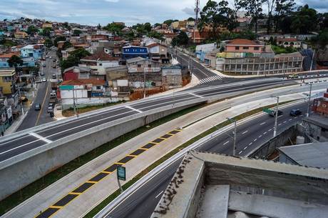 Viaduto Dona Marisa foi aberto nesta quarta-feira (3) Viaduto Dona Marisa foi aberto nesta quarta-feira (3)