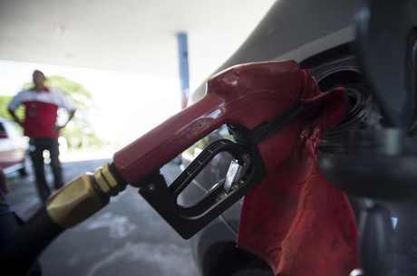 No Norte, consumidores pagam quase R$ 5 pelo litro de gasolina