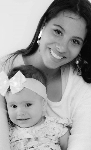 Larissa teve de tirar a filha Luany da escola particular