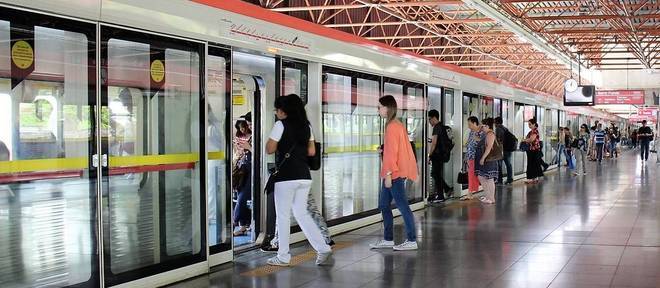 Projeto de portas em estações do Me...