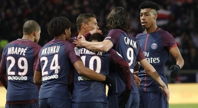 Neymar liderou a vitória do Paris Saint-Germain por 8 a 0