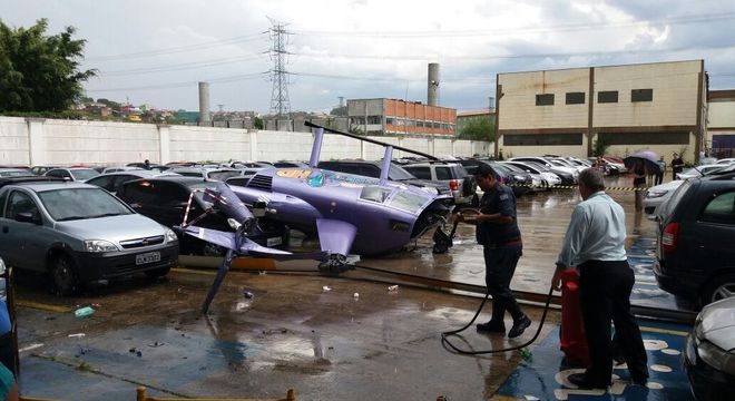 Aeronave ficou destruída após tombamento no pátio da empresa, na Grande São Paulo