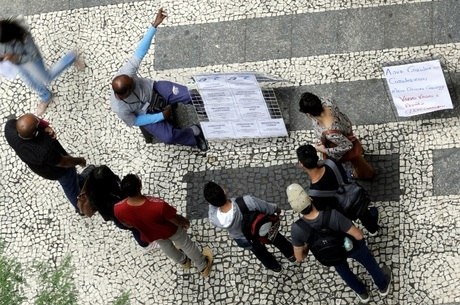 Brasil tem 26,3 milhões de pessoas desocupadas