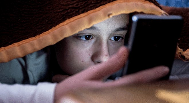 Carta aberta de especialistas diz que 'crianças pequenas não têm idade para navegar nas complexidades dos relacionamentos online'