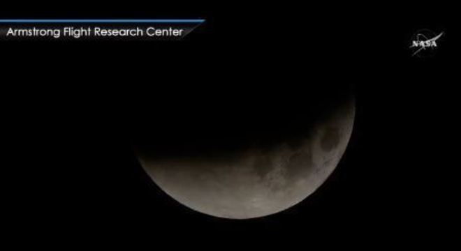 Nasa faz transmissão ao vivo o eclipse total da Lua