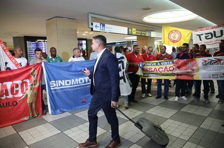 Sindicato realiza protesto em Congonhas nesta sexta Sindicato realiza protesto em Congonhas nesta sexta