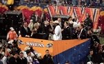 Os Ravens comemoram o título de 2001 no Super Bowl