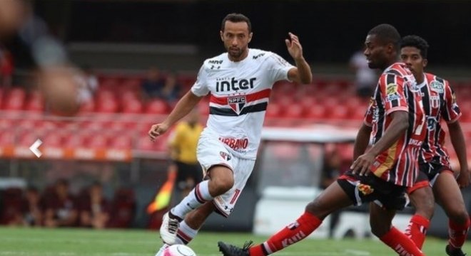 O meia Nenê fez sua estreia com a camisa do São Paulo