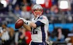 Instantes antes do início do Super Bowl 52, o aquecimento de Tom Brady, que estava a um título de se tornar o único jogador da história da NFL a ter seis anéis