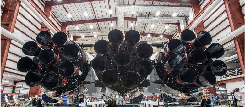 Novo foguete é composto basicamente por três foguetes Falcon 9