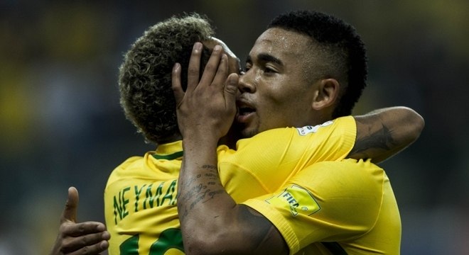 Neymar e Gabriel Jesus disputam a preferência da torcida brasileira rumo à Copa