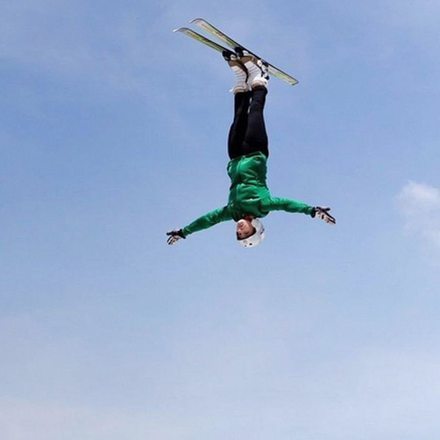 Foi justamente na preparaÃ§Ã£o para a ediÃ§Ã£o de Sochi das OlimpÃ­adas de Inverno que Lais Souza se acidentou. A ex-ginasta tentava trilhar seu caminho no esqui aÃ©reo quando caiu em um treino, em Salt Lake City, nos Estados Unidos. Quatro anos depois, antes de Peyongchang 2018, Lais Souza tenta reverter a tetraplegia e sonha em voltar a andarEsportesR7 no YouTube. Inscreva-se