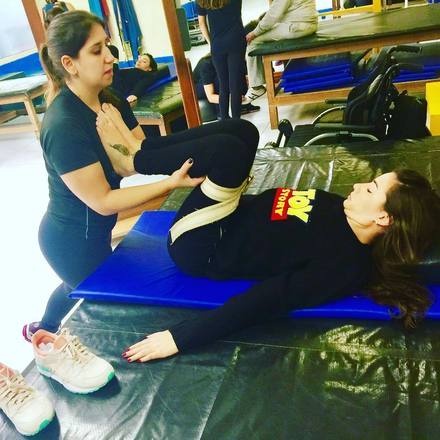 Lais garante que ainda acompanha os amigos que fez na preparaÃ§Ã£o para as OlimpÃ­adas de Inverno, mas muito do seu tempo Ã© tomado pela sessÃµes de fisioterapia