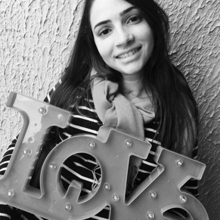 A ex-ginasta estava acompanhada da parceira de treinos desde os tempos da ginÃ¡stica Josi Santos. Mesmo sem as melhores condiÃ§Ãµes, ela chegou a competir em Sochi 2014 para homenagear a amiga