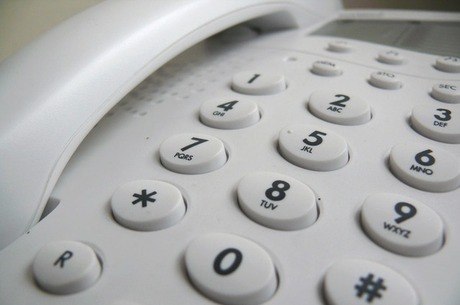 Ainda vale a pena usar telefone fixo? 