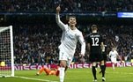 Cristiano Ronaldo fez dois gols na vitória do Real Madrid por 3 a 1 diante do PSG, de Neymar