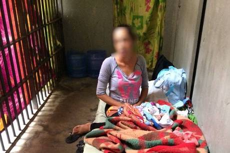 Mãe detida com filho de três dias Mãe detida com filho de três dias