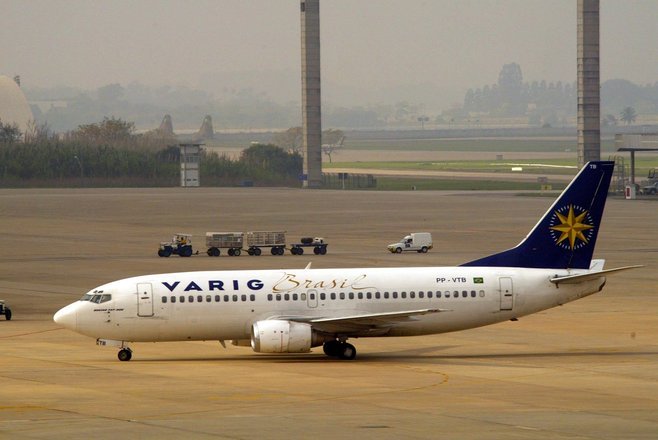 Primeira companhia aérea brasileira, a Varig voava para 59 destinos quando foi desativada, em 2006, encerrando um ciclo de 79 anos de operação. Parte da empresa foi adquirida pela Gol, que ainda manteve a pintura dos aviões por algum tempo. Mas aos poucos a marca desapareceu