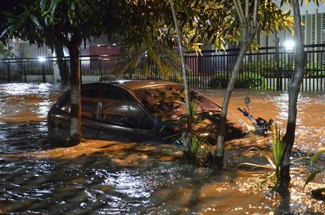 Temporal no Rio de Janeiro deixa três mortos Temporal no Rio de Janeiro deixa três mortos