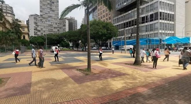 Corpo de homem é encontrado sobre faixa de pedestre no centro de SP