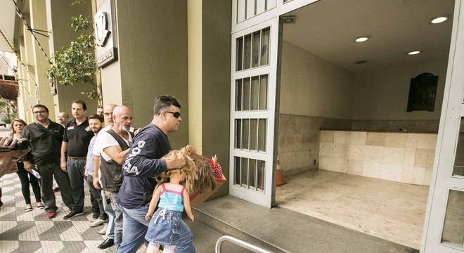 Bonecas e computadores foram presos com homens acusados de pedofilia na internet Bonecas e computadores foram presos com homens acusados de pedofilia na internet