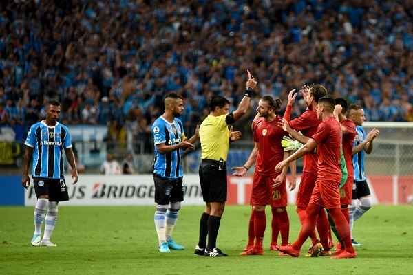 Gremio Vence Independiente Nos Penaltis E E Campeao Da Recopa Esportes R7 Futebol