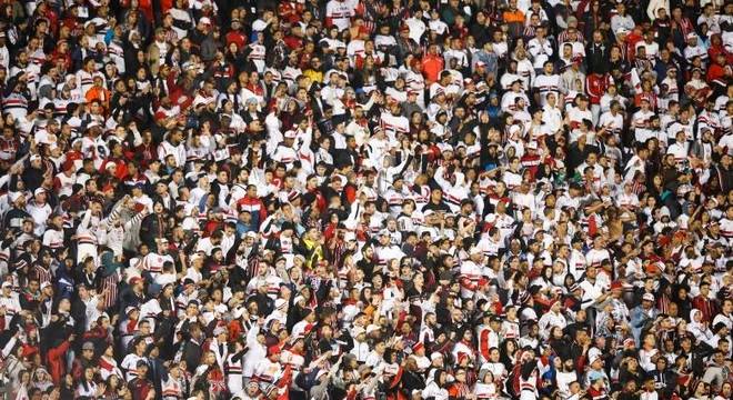 Torcedores do São Paulo foram alvo de racismo na partida de ida, na Argentina
