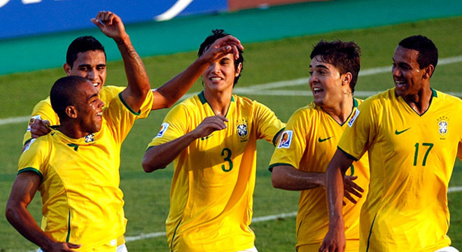 Alex Teixeira fez sucesso na Seleção Brasileira de base. Sempre mostrou potencial