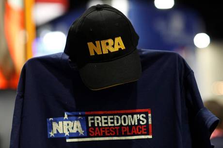 NRA defende a liberação do porte de armas NRA defende a liberação do porte de armas