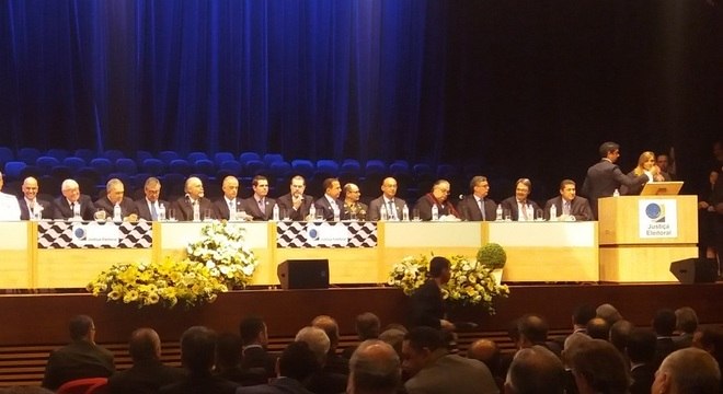 Também tomou posse o vice-presidente e corregedor Regional Eleitoral