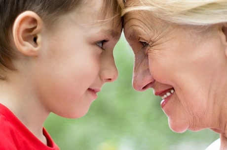 Crianças precisam de suas avós tanto quanto dos pais para crescerem felizes