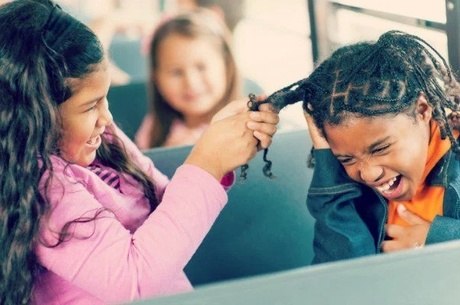  criança está sofrendo bullying