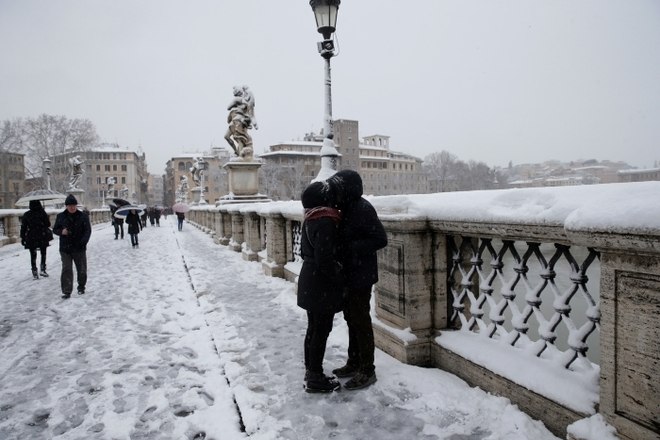 Nesta manhã de segunda-feira, foi realizada uma reunião do comitê operacional da Defesa Civil para acompanhar a situação em Roma perante a onda de frio que pode durar pelo menos 36 horas