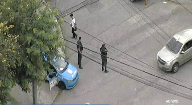 Polícia faz operação no Complexo do Lins nesta segunda-feira (26)