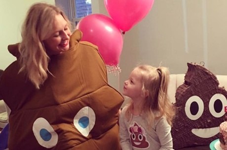 Menina de três anos pede para mãe uma festa de aniversário com o tema cocô 