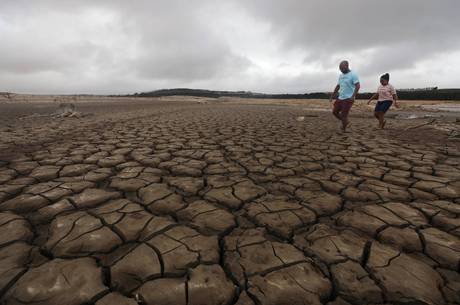 Seca atinge cidades de todo país Seca atinge cidades de todo país