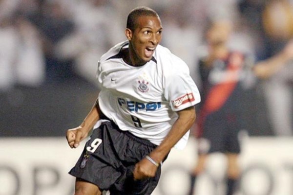 Quem são os maiores jogadores camisas 9 da história do Corinthians