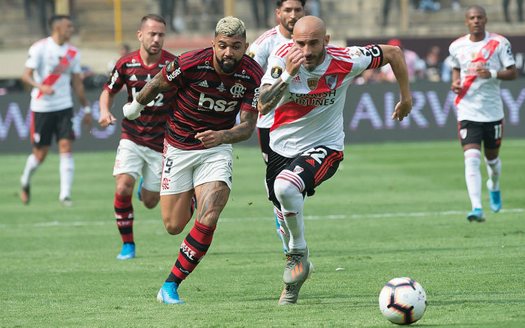 Edmundo diz que Vasco seria campeão Mundial se VAR existisse em 2000