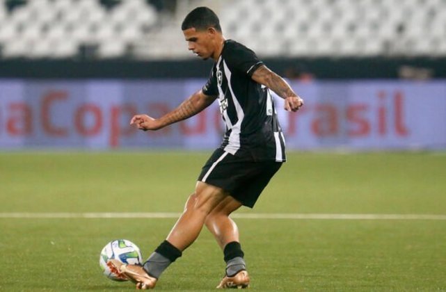 21) RAÍ - 10 jogos - MÉDIA: 5,40 - Foto: Vitor Silva/Botafogo