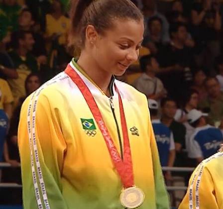 21/9 - Walewska Moreira - Ex-jogadora de vôlei, foi campeã olímpica com a Seleção Brasileira nos Jogos de Pequim, em 2008. Morreu aos 43 anos ao cair do 17º andar do prédio onde morava, em São Paulo.