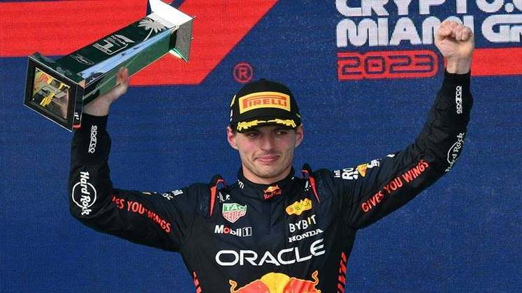 22ª posição: Max Verstappen (Holanda): Red Bull (F1) - recebe 64 milhões de dólares (aproximadamente R$ 320 milhões)