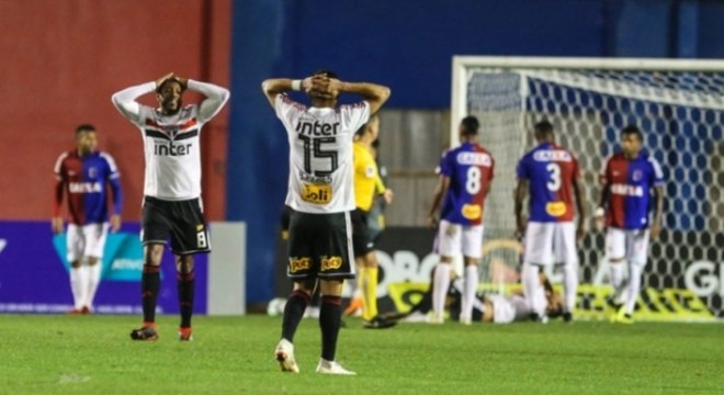 (22/8/2018) Depois de confirmar o título do Osmar Santos, o São Paulo iniciou a segunda metade do campeonato tropeçando contra o Paraná. O empate, em 1 a 1, foi um péssimo resultado