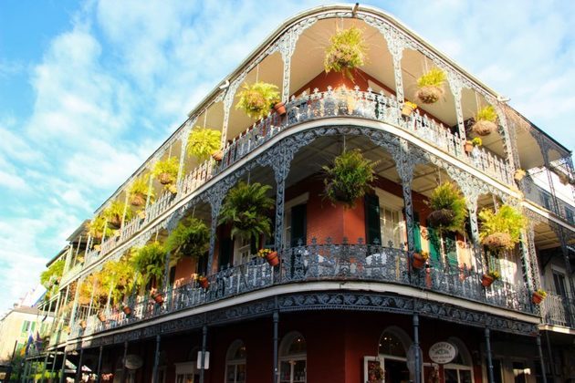23. Nova Orleans, EUA (Instagram: 12 milhões de menções; TikTok: 3 bilhões) - A cidade é famosa por sua rica história cultural, além de uma arquitetura charmosa e culinária diversificada. Isso sem contar a noite agitada com bares, clubes e festas de rua.