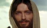 Título Original: Jesus Of Nazareth

Produção: Inglaterra/Itália/1976

Gênero: Épico        

Direção: Franco Zefirelli

Elenco: Robert Powell; Anne Bancroft; Ernest Borgnine; Olivia Hussey; James Mason; Ian McShane; Rod Steiger; Michael York; Laurence Olivier; Peter Ustinov, Anthony Quinn

Concebido pela Virgem Maria (Olivia Hussey) e passando por uma sofrida infância de peregrinação, Jesus (Robert Powell) veio a terra com a missão de salvar os homens, mas é traído e humilhado justamente por eles. Após ser preso, torturado e crucificado, ressuscita divinamente.