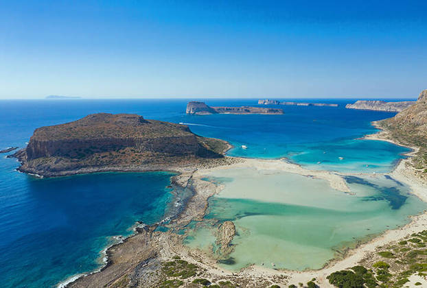 25 - Balos Lagoon — Grécia - Está localizada na região de Kissamos, a 56 km da cidade de Chania, na Ilha de Creta. 