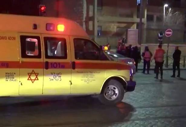 27 de janeiro: Um palestino de 29 anos abriu fogo contra fiéis que saíam de uma cerimônia religiosa em uma sinagoga da Jerusalém Oriental. O ataque, que foi uma resposta a uma ação israelense que matou nove refugiados palestinos, deixou sete pessoas mortas e outras 10 feridas.