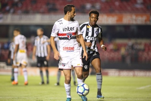 27ª rodada -Botafogo x São Paulo -30/09/2018 - Nilton Santos - 16h -A última vez que as equipes se encontraram foi na vitória tricolor por 3 a 2, válida pela oitava rodada do Campeonato Brasileiro. O confronto aconteceu no dia 30 de maio, no Morumbi