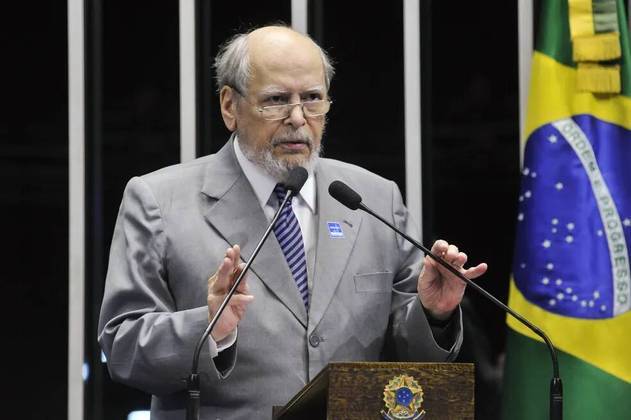 2/7 - Sepúlveda Pertence - Considerado um dos maiores juristas brasileiros, foi procurador-geral da República de 1985 a 1989 e ministro do Supremo Tribunal Federal entre 1989 e 2007. Morreu aos 85 anos de insuficiência respiratória. 