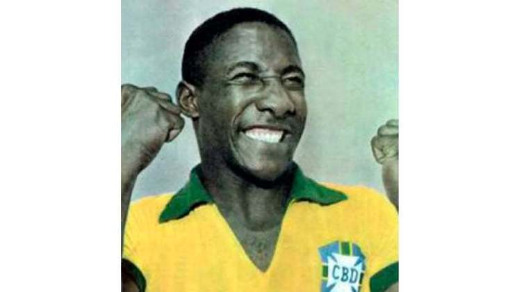 3º- Djalma Santos - Posição: lateral-direito - Última participação em Copas: 1966 - Idade quando foi convocado em 66: 37 anos
